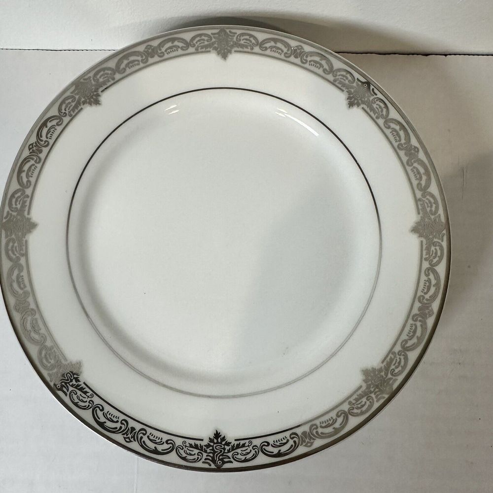 Set of 5 Vintage Pegasus Fine Porcelain China Pattern PGE11 7-5/8" Salad Plates